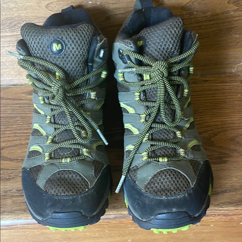 Merrell Men's Hiking Boots with Vibram soles. Never used. Size 8.5